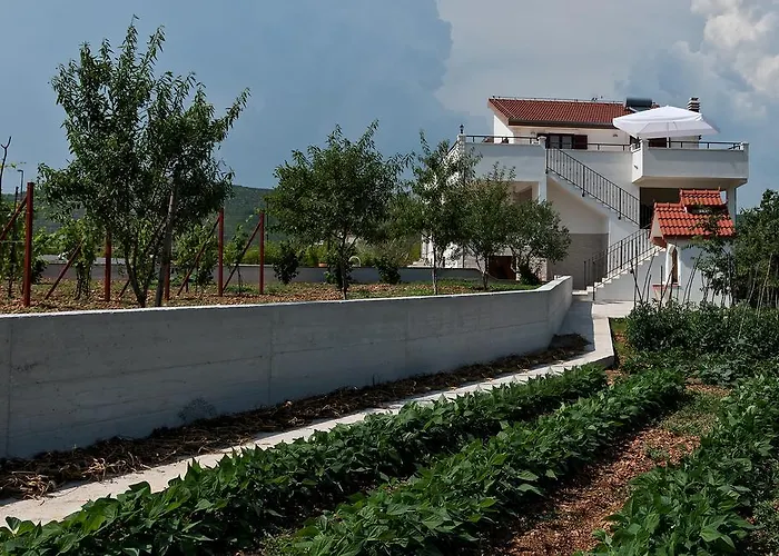 Vinea Villa Prapatnica